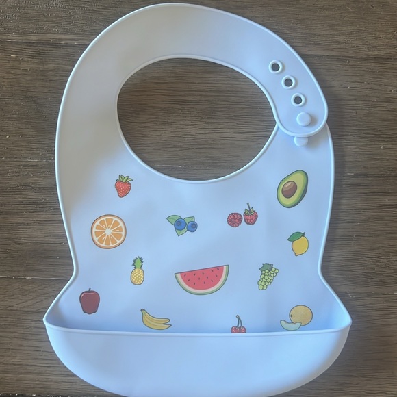 3x Silicone baby bibs for $10 - Picture 2 of 4